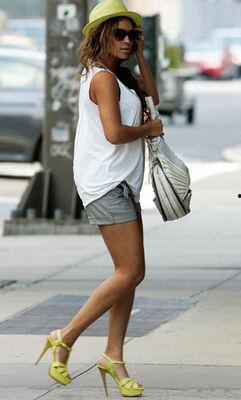 明星街拍女,明星街拍女生潮流穿搭大盘点